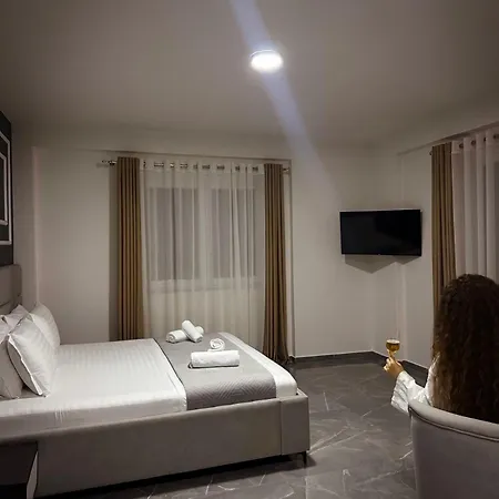 Leodori 3 Hotel 4*