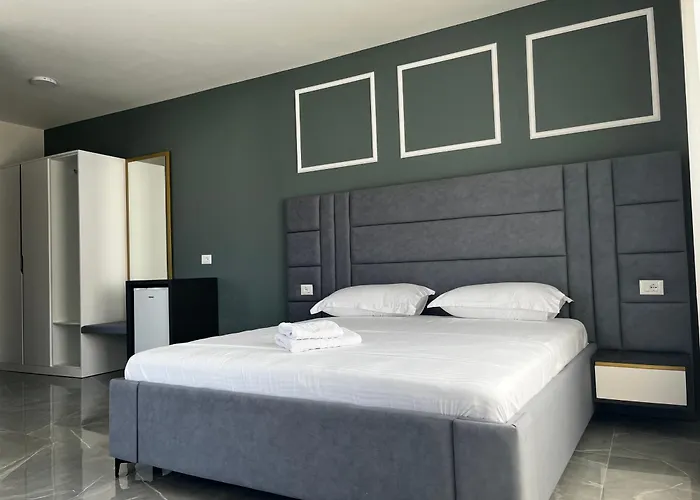 Leodori 3 酒店 Shëngjin